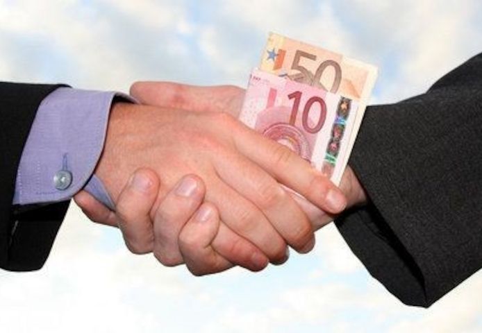 Seriöses Finanzierungsangebot zwischen Privatpersonen und Unternehmen